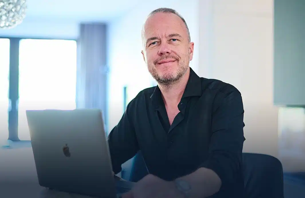 Alexander Ostermann unterstützt Unternehmer und Führungskräfte dabei, das Gleichgewicht zwischen Business und Privatleben wiederzufinden.